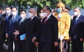 國家主席阮春福（前右）與柬埔寨國王諾羅敦‧西哈莫尼在歡迎儀式上。（圖：越通社）