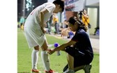 范氏水醫生與越南足球並肩同行。（圖：互聯網）