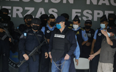 警方逮捕洪都拉斯前總統埃爾南德斯。圖/IC photo