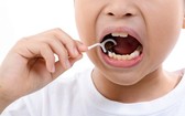 孩子幾歲可以用牙線？