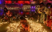 10月24日，數百萬人慶祝印度“排燈節”，這是印度每年最盛大的節日之一，通常也被視為印度的新年。（圖：互聯網）