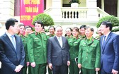 政府總理阮春福向《人民軍隊報》領導致予節日祝賀。
