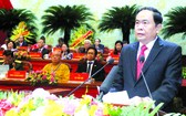 越南祖國陣線委員會 主席陳清敏在會議上致詞。