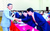 平定省經濟區與各工業區管委會常務副主任潘曰雄（左一）歡迎中資企業到中部投資。