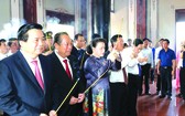 國會主席阮氏金銀出席原國家代主席、原國會主席阮友壽同志誕辰110週年紀念儀式。