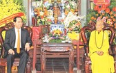 陳大光主席向大和尚致以節日祝賀。（圖源：互聯網）