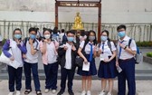 　　文朗學校高中生在裴氏春學校 考場參加優秀生考試。