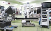手術輔助機器人“達芬奇”。