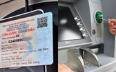 使用晶片公民身份證在櫃員機提款會更方便。
