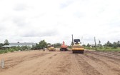 美順－芹苴高速公路一期工程規模為４條車道，最高時速是80公里，計劃在 今年內完工。