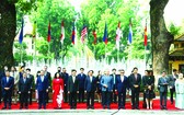 東盟各成員國代表出席升旗儀式。