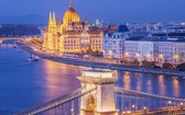 位於匈牙利首都布達佩斯的著名建築－座落在多瑙河畔的議會大廈。圖源：互聯網