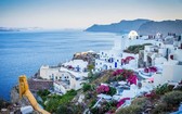 希臘著名旅遊景點之一的伊亚小镇。（圖：互聯網）