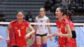 Hai tuyển thủ Dương Thị Hên (trái) và Nguyễn Thị Trinh cùng dự giải trẻ. Ảnh: THIÊN HOÀNG