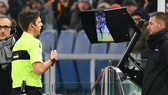 Công nghệ VAR không được UEFA thừa nhận là hiệu quả.