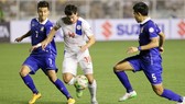 Đội trưởng Phil Younghusband (giữa) của tuyển Philippines.