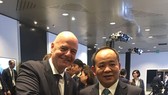 Chủ tịch VFF Lê Khánh Hải cùng Chủ tịch FIFA Gianni Infantino