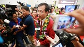 Truyền thông Việt Nam chào đón người hùng Hoàng Xuân Vinh trở về từ Olympic 2016. Tác giải: HẢI ĐĂNG