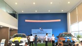 Khách hàng được tư vấn tại Tây Ninh Ford