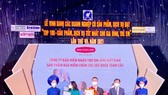 Ông Ngô Việt Phương, Phó Tổng Giám đốc Kinh doanh Dai-ichi Life Việt Nam nhận giải thưởng "Top 100 - Sản phẩm, dịch vụ tốt nhất cho gia đình, trẻ em" năm 2021