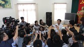 Ông Mai Văn Trinh trả lời báo chí