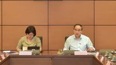 Tổ TPHCM thảo luận chiều 8-6. Ảnh: QUANG PHÚC