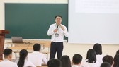 Nhiều giáo viên mong bỏ chứng chỉ tin học, ngoại ngữ. ẢNH: QUANG PHÚC