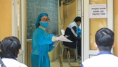 Hà Nội tổ chức tiêm vaccine ngừa Covid-19 cho học sinh. Ảnh: VIẾT CHUNG