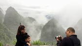 Du khách TPHCM tham quan, chụp hình tại Quản Bạ - Hà Giang