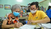 Thực hiện giãn cách, hồ sơ hành chính chuyển qua bưu điện tại TPHCM tăng vọt
