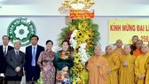 National Assembly Chairwoman Nguyen Thi Kim Ngan (fifth, left) visits Office II of the Vietnam Buddhist Sangha in HCM City on May 27 (Photo: VNA)