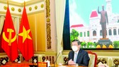 Italian Consul General receives Ho Chi Minh City Badge