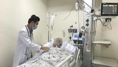Hiện bệnh nhân đã tỉnh, thở máy nhưng bác sĩ không nói trước được tiên lượng