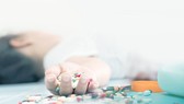 Buồn chuyện gia đình, người phụ nữ uống gần 200 viên thuốc