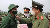 Hàng chục ngàn thanh niên miền Trung lên đường nhập ngũ