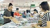 Công nhân TPHCM sống ra sao? - Bài 1: Làm tối đa, hưởng tối thiểu