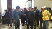 Hàng trăm người quây trụ sở VFF đòi mua vé