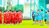 Thầy trò đội tuyển U19 Việt Nam tự tin với hành trình chinh phục vé dự World Cup. Ảnh: PHƯƠNG MINH