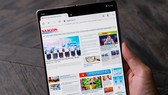 Galaxy Z Fold2 của Samsung có giá 50 triệu đồng. Ảnh: LÊ TUẤN