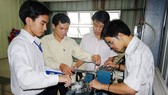 Sinh viên Trường ĐH Bách khoa TPHCM trong giờ học thực hành