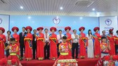 Cắt băng khai mạc triển lãm