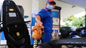 Giá xăng RON 95 vượt 19.000 đồng/lít