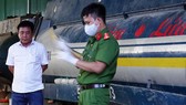 Khám xét cơ sở tàng trữ, và có dấu hiệu làm giả xăng, dầu do vợ chồng ông Đạt và bà Nhi làm chủ.