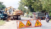 Highway 62 in Long An province has been severely downgraded (Photo: SGGP)