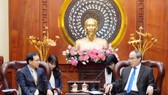 HCMC Party Chief proposes Samsung to build research, development center Secretary of Ho Chi Minh City Party Committee Nguyen Thien Nhan yesterday proposed Samsung to build a research and development center in HCMC with the group’s strength and experience