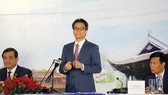 Deputy Prime Minister Vu Duc Dam asks for doubling efforts to attract more visitors. (Photo: VNA)