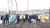 Hòa Bình đổ mẻ bê tông khối lớn dự án Lotte Mall