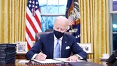 Ông Biden bắt đầu hiện thực hóa cam kết