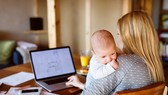 Các bà mẹ Australia sẽ được chính phủ hỗ trợ nuôi con