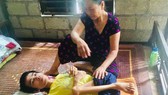 Dì nghèo cưu mang cháu teo cơ tủy sống